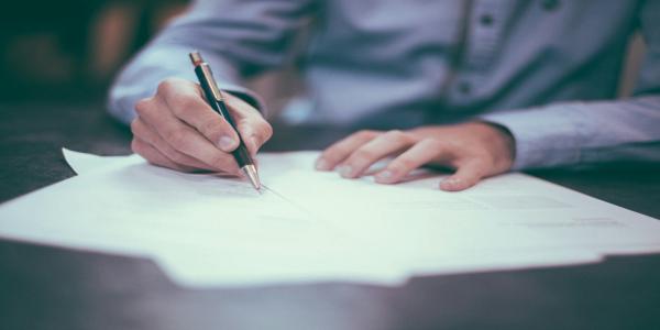 Señales de alarma en la propuesta de una empresa de desarrollo de software con IA: qué cuestionar antes de firmar en Palma de Mallorca y Baleares